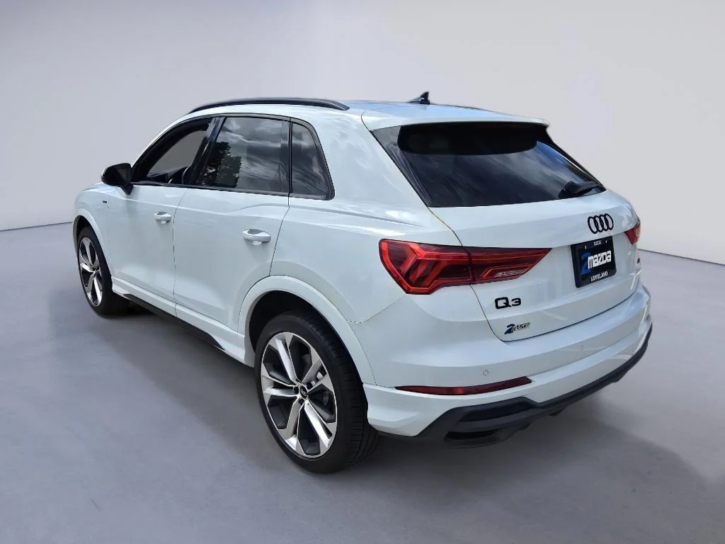 Used 2022 Glacier White Metallic Audi S line Premium Plus image 3