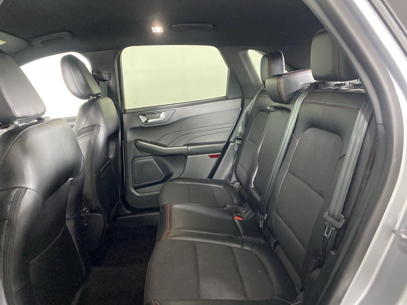 Used 2023 Iconic Silver Ford ST-Line image 23