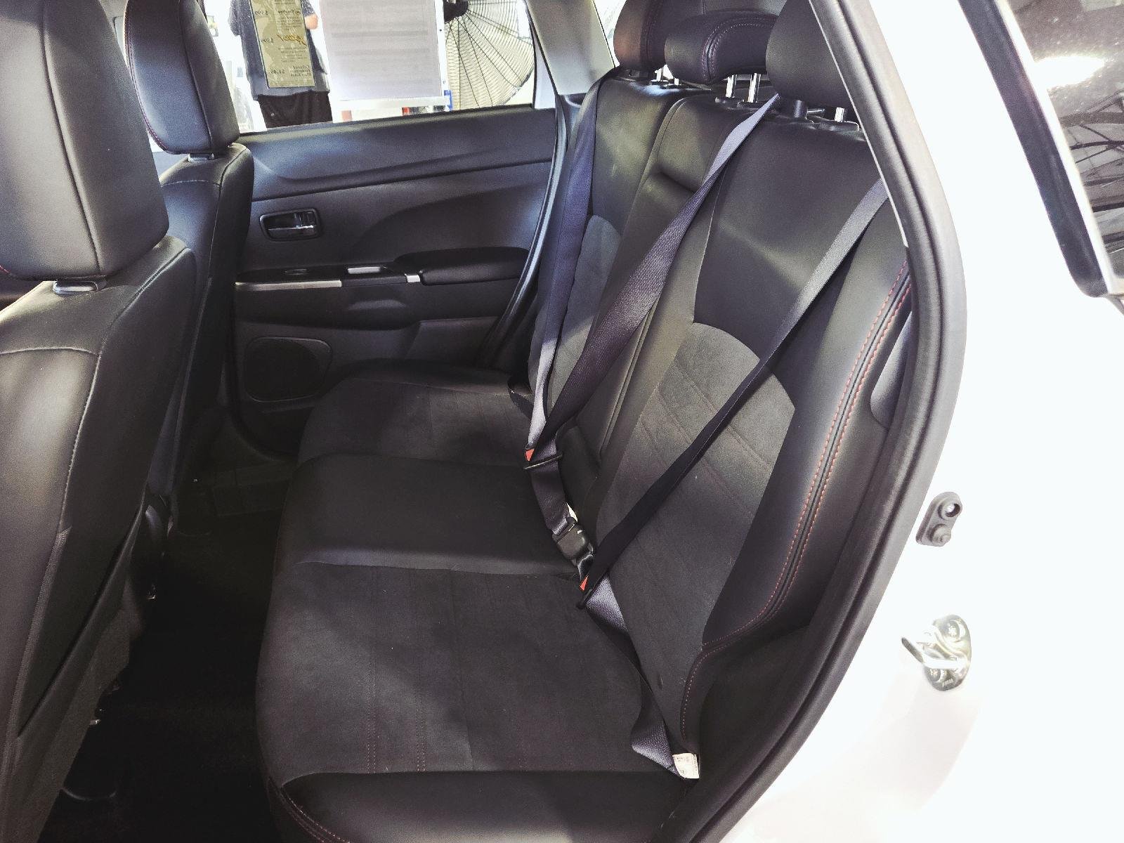 Used 2024 White Diamond Mitsubishi ES image 46