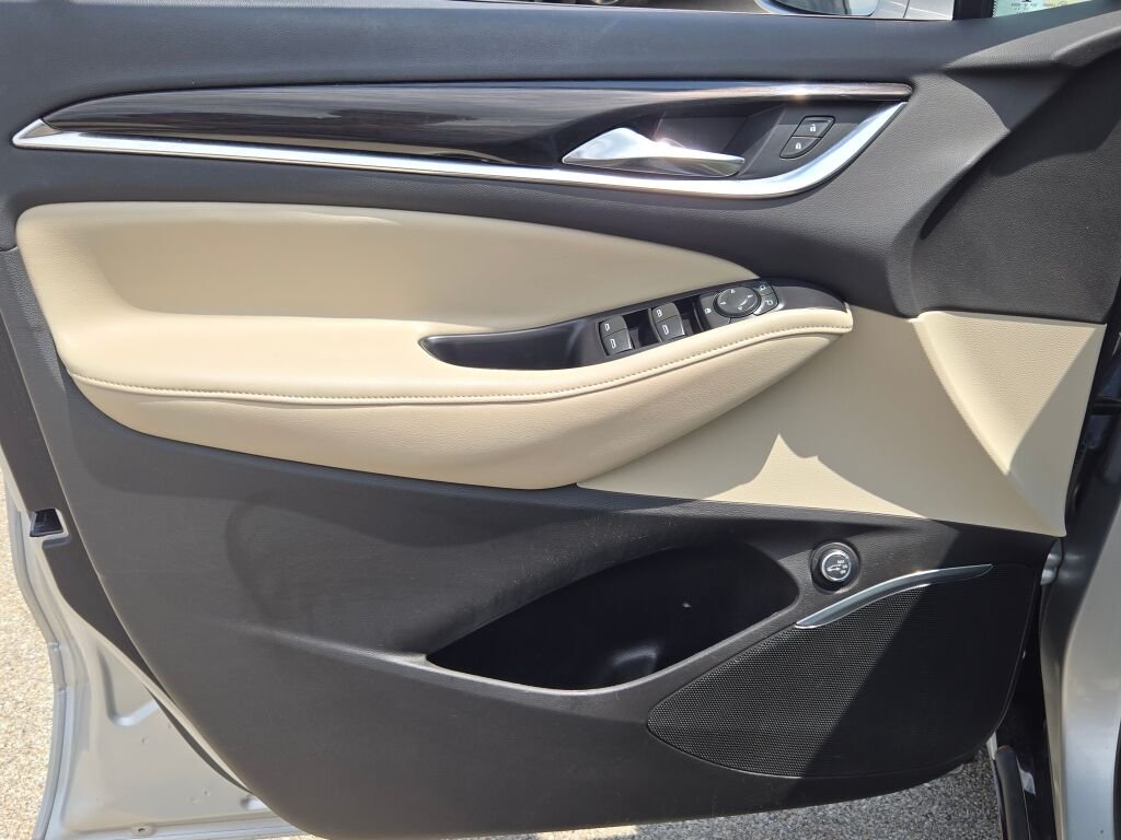 Used 2018 Silver Buick Essence image 29