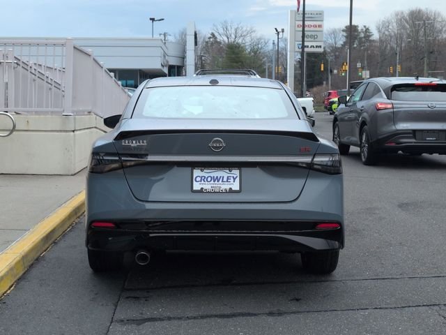 New 2026 Atlantic Gray Metallic / Super Black Two-tone Nissan SR image 4