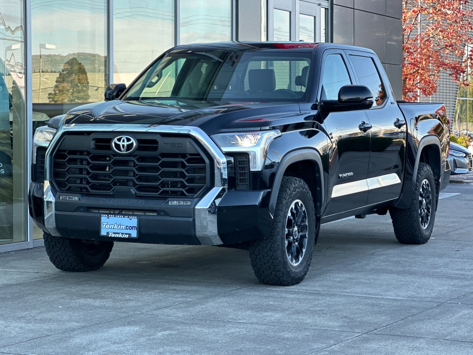 Used 2022 Midnight Black Metallic Toyota SR5 image 7