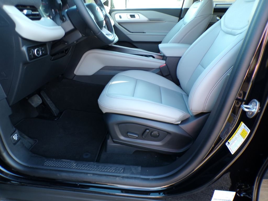 New 2026 Agate Black Metallic Ford Active image 13