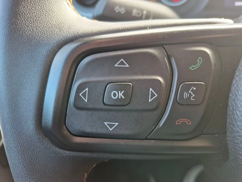 Used 2024 Gray Jeep Sport S image 17