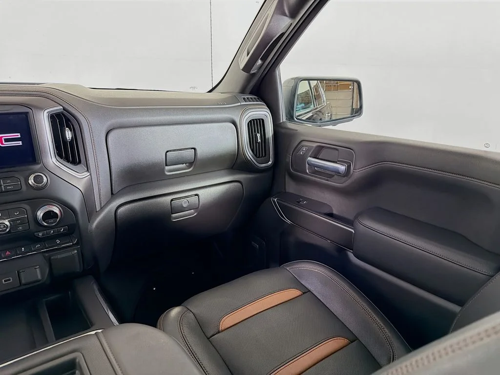 Used 2021 Black GMC AT4 image 22