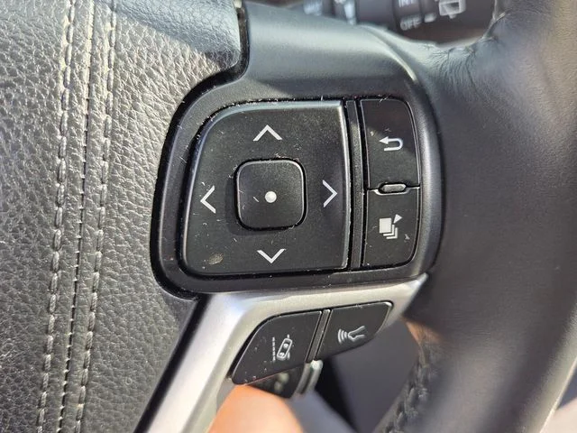 Used 2019 Gray Toyota XLE image 22