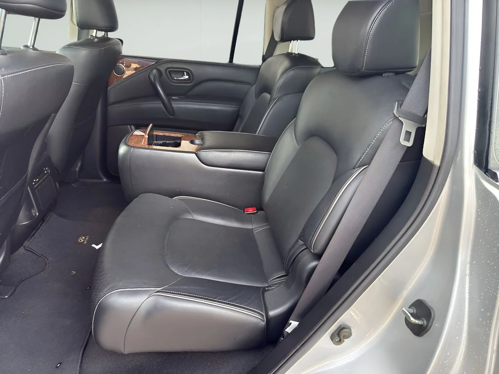 Used 2018 Liquid Platinum INFINITI Base image 4