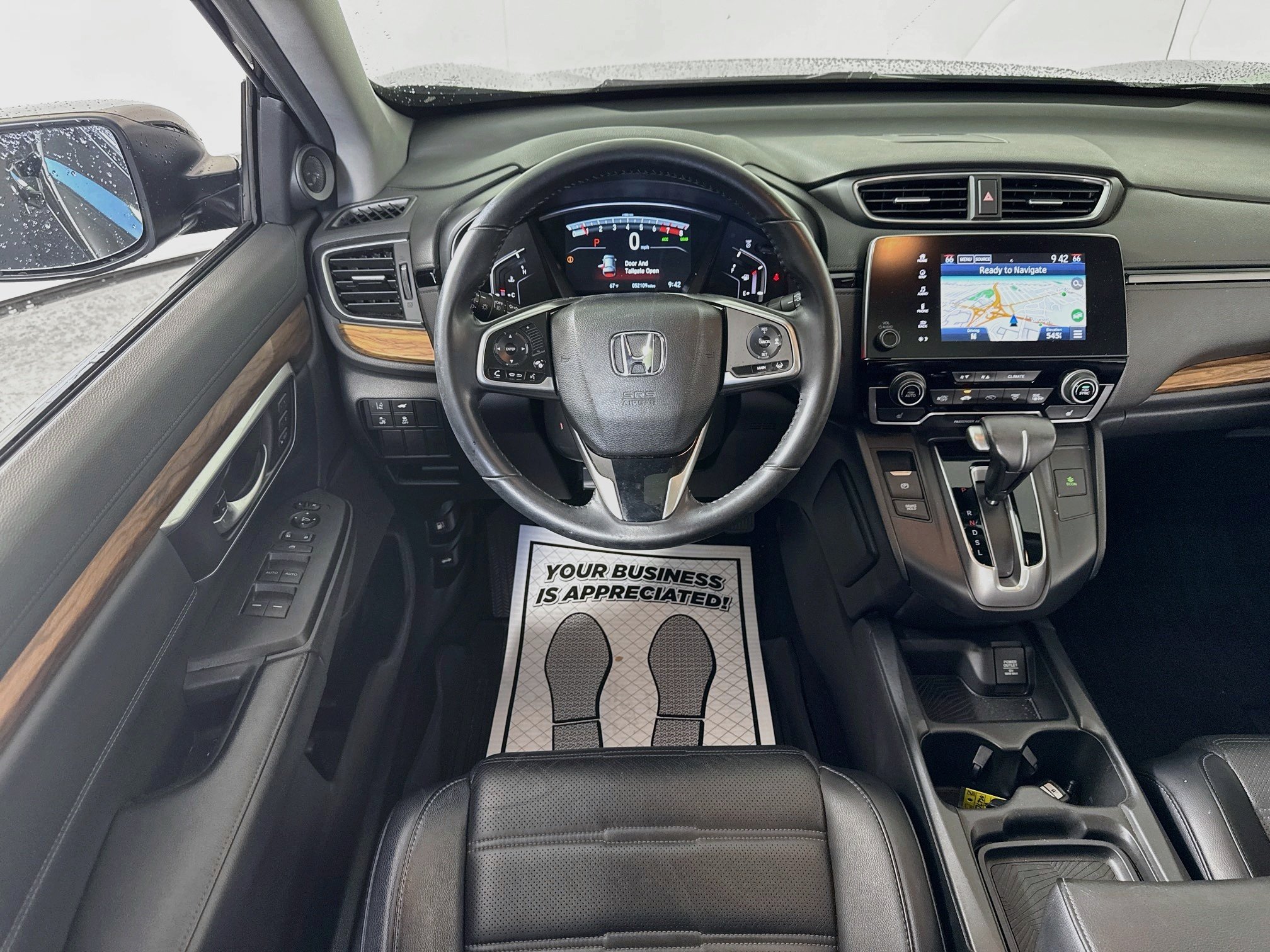 Used 2018 Crystal Black Pearl Honda Touring image 3