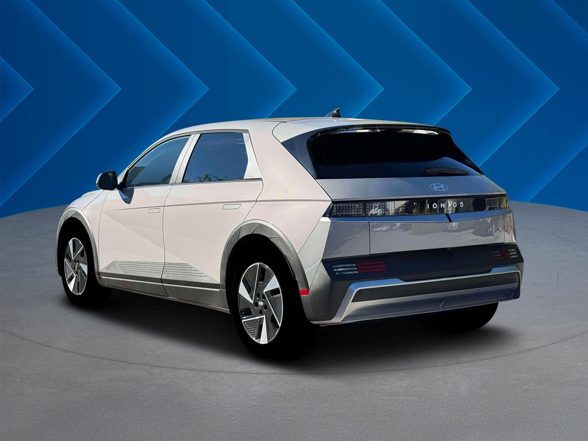 New 2026 Cyber Gray Hyundai SEL image 5