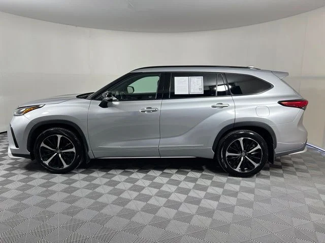 Used 2022 Silver Toyota XSE image 4
