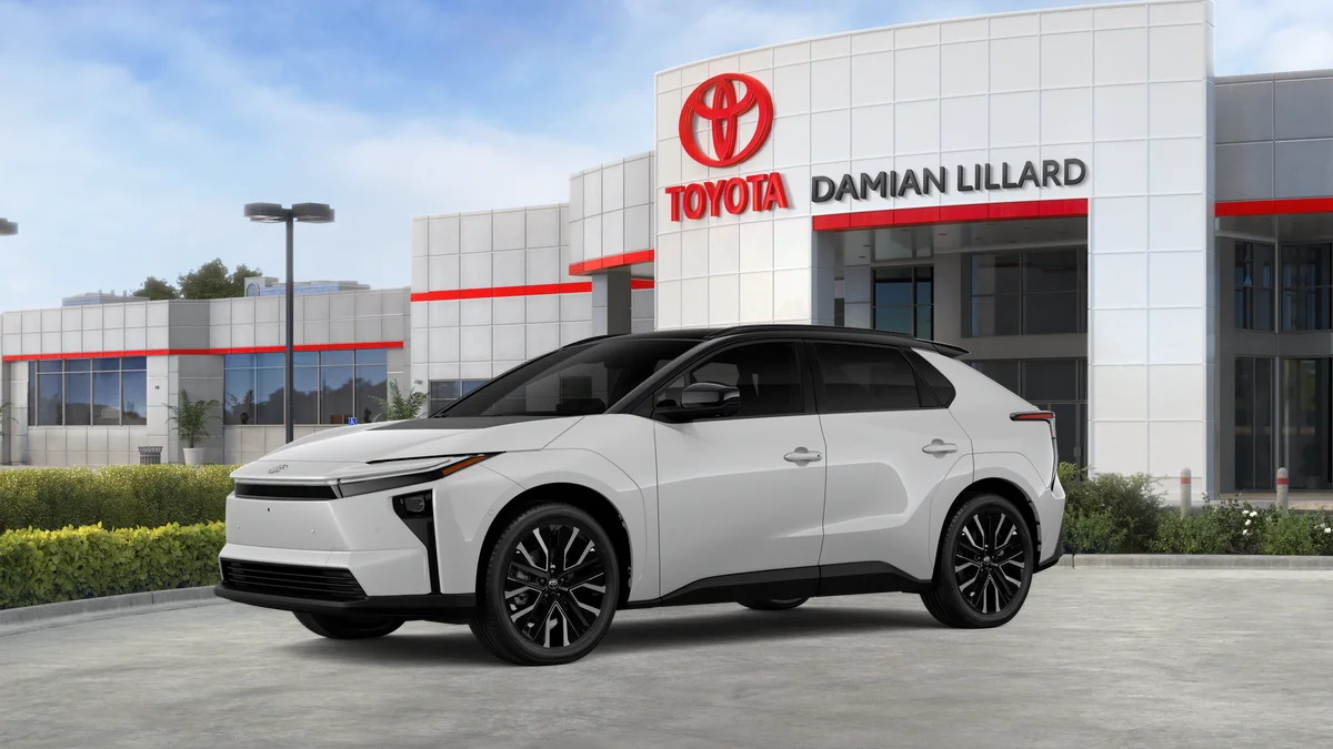 New 2026 Wind Chill Pearl with Midnight Black Metallic roof Toyota Limited image 2