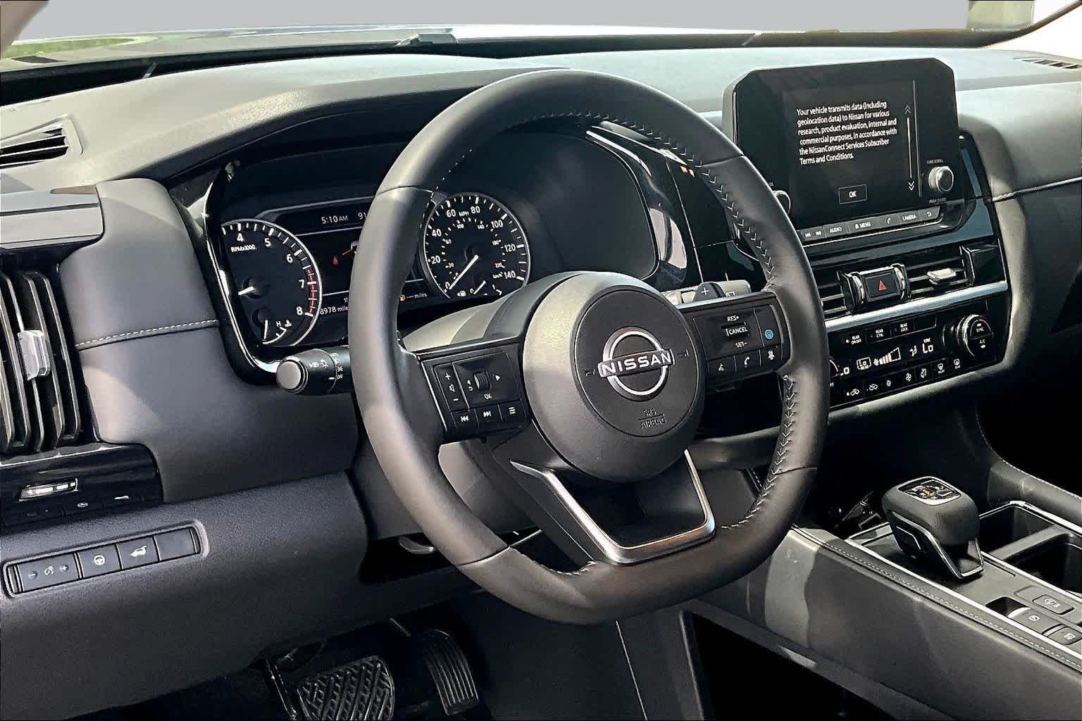 Used 2025 Super Black Nissan SV image 17