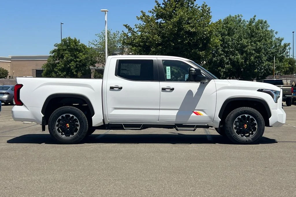New 2026 Toyota Tundra SR5 4D CrewMax in Hanford #4169920