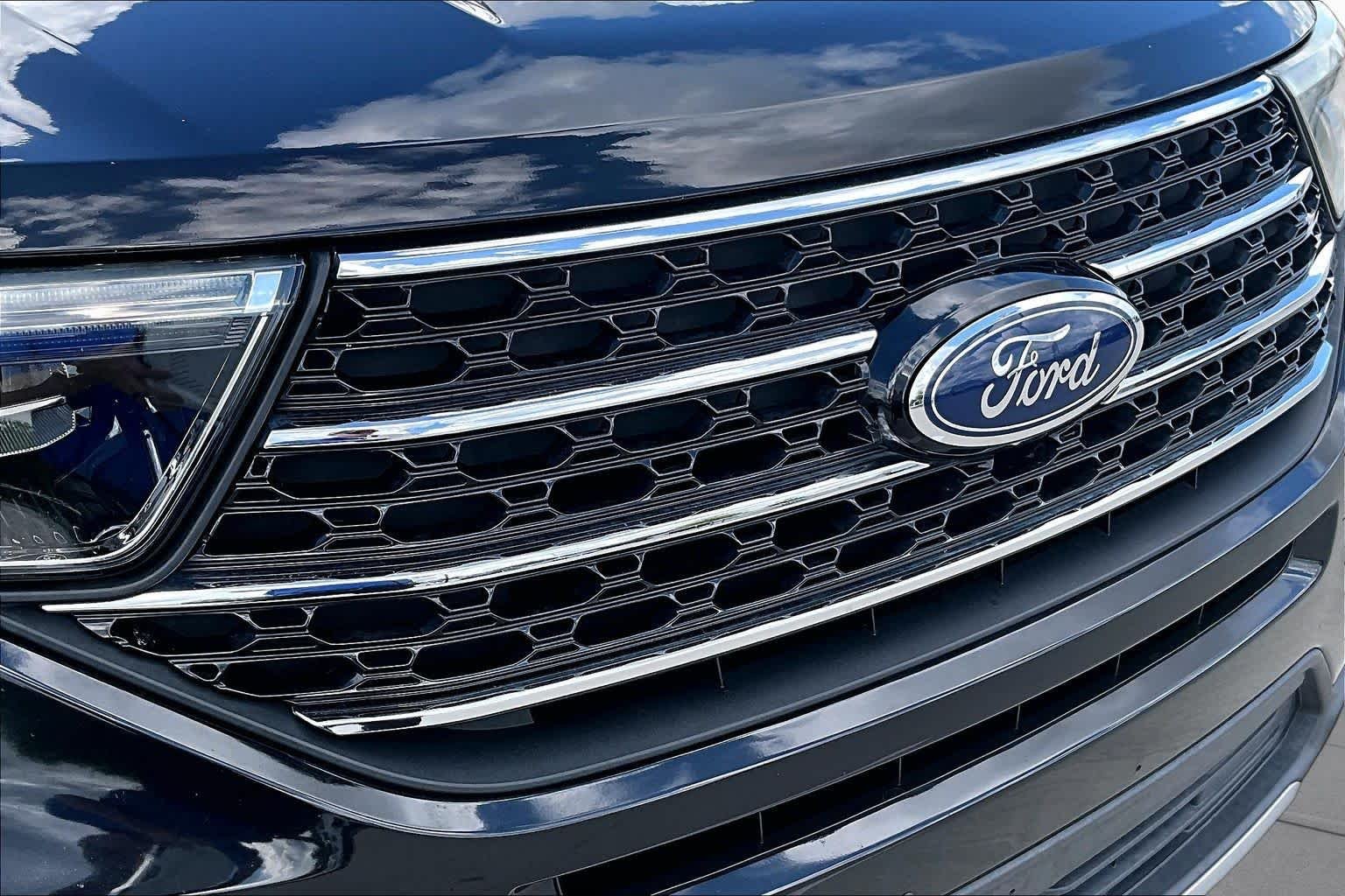 Used 2020 Agate Black Metallic Ford XLT image 27