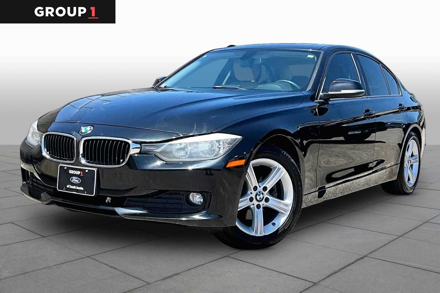 2015 BMW 3 Series 320i Sedan's photo