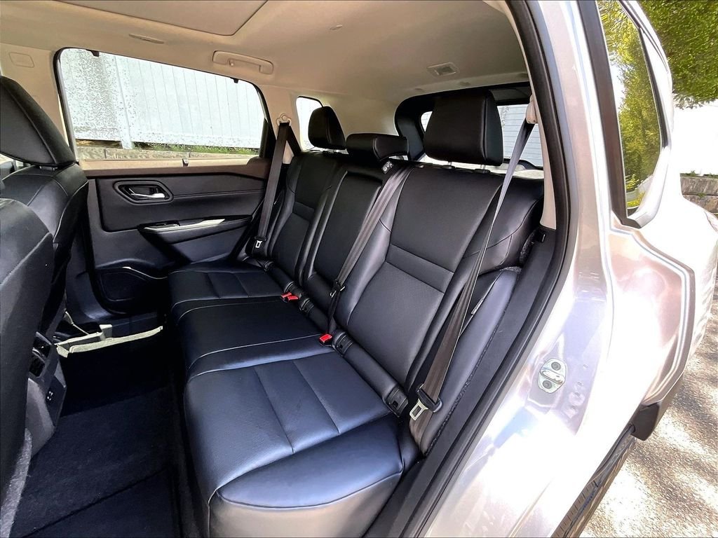 Used 2023 Silver Nissan SV image 15