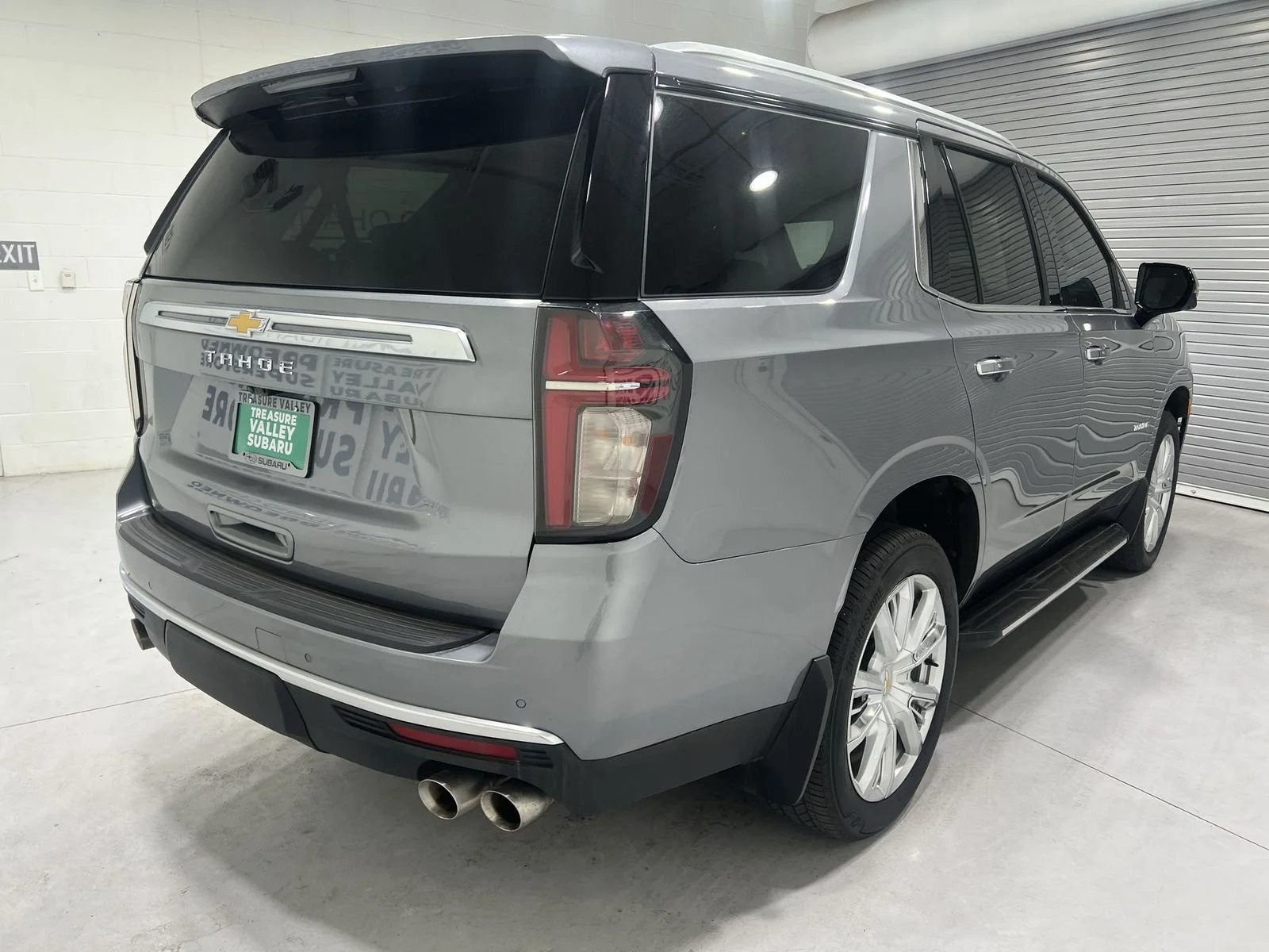 Used 2022 Gray Chevrolet High Country image 8