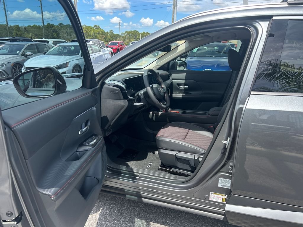 New 2026 Nissan Kicks SR 4D Sport Utility