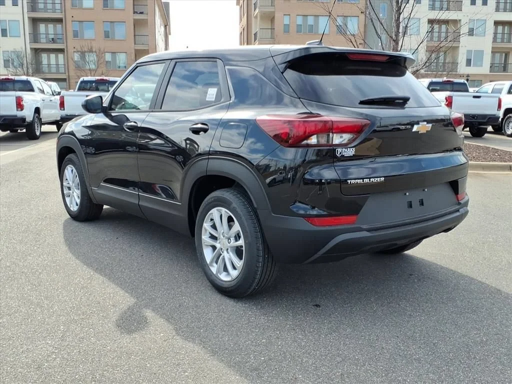 New 2026 Mosaic Black Metallic Chevrolet LT image 27