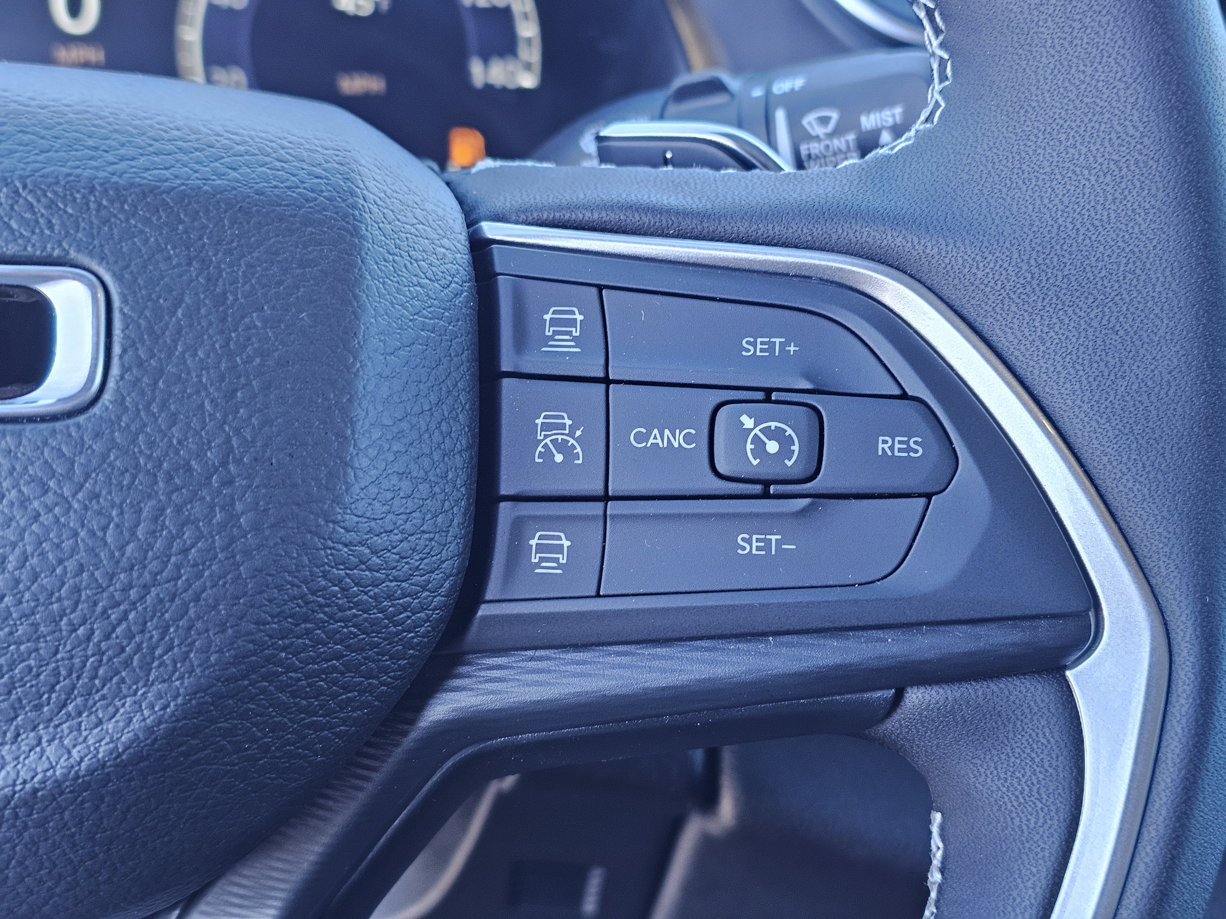New 2025 Baltic Gray Metallic Clearcoat Jeep Altitude X image 22