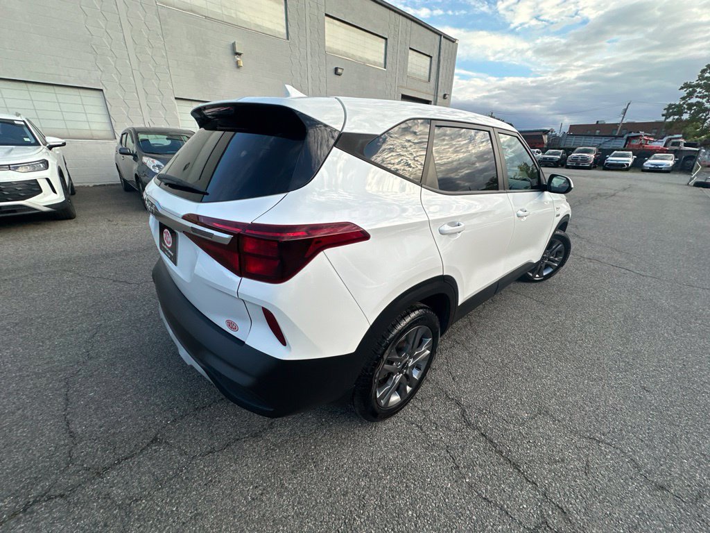 Used 2023 White Kia LX image 6