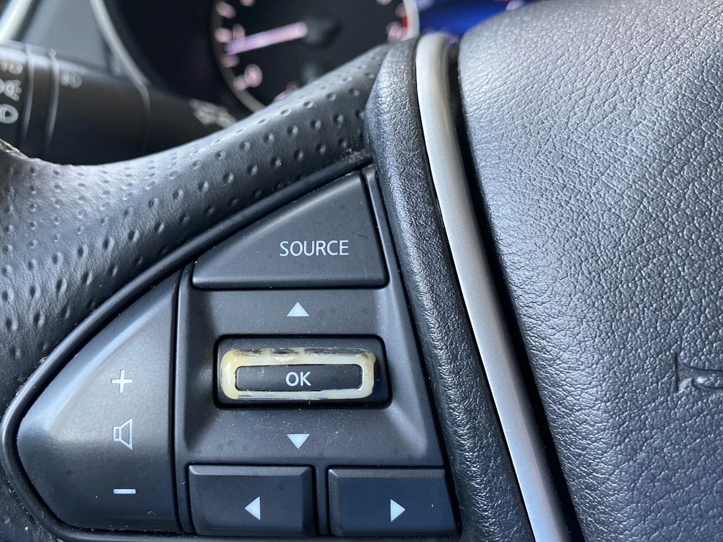 Used 2017 Gun Metallic Nissan SL image 37