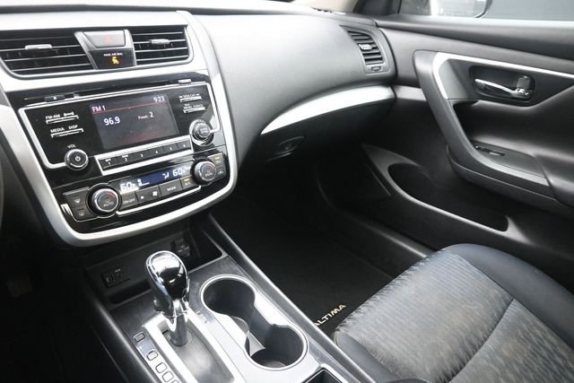 Used 2018 Gray Nissan 2.5 SV image 27