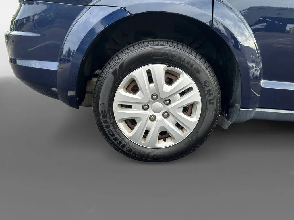 Used 2018 Blue Dodge SE image 10
