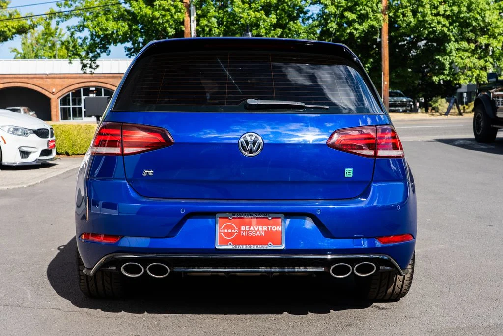 Used 2018 Blue Volkswagen DCC & Navigation 4Motion image 5