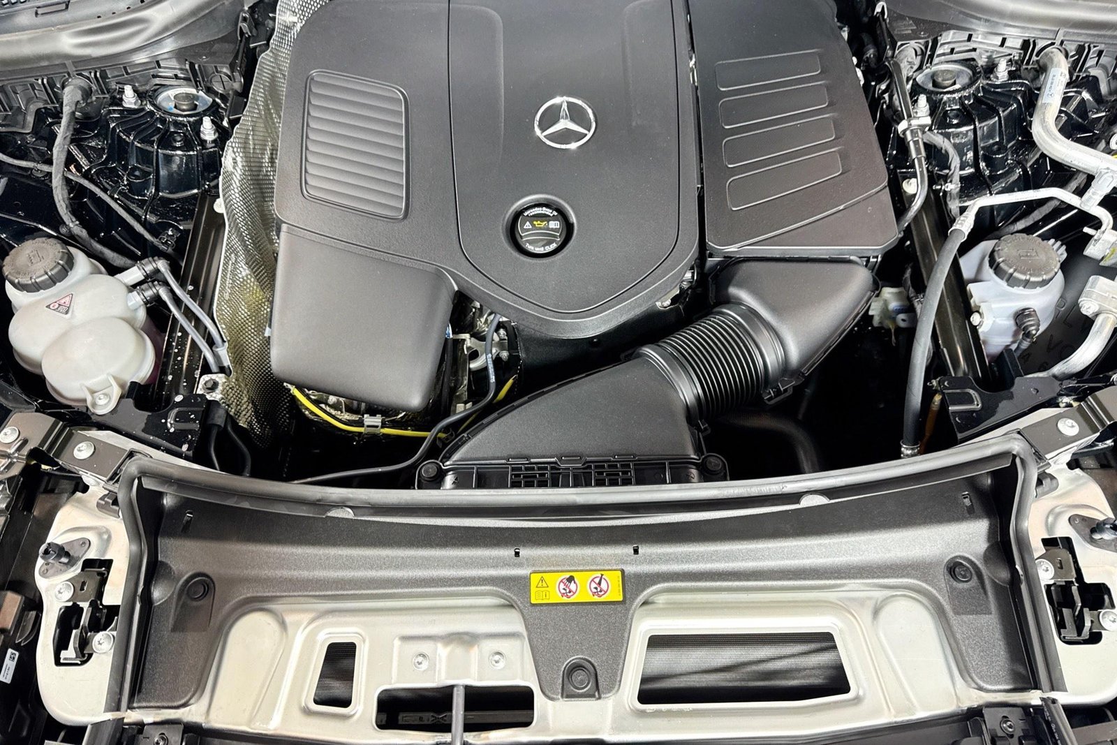 New 2026 Black Mercedes-Benz GLC 300 image 27
