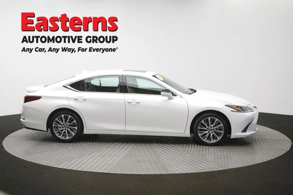 Used 2021 White Lexus 350 image 48