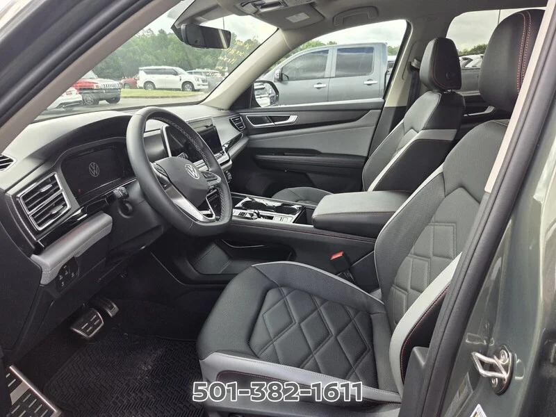 Used 2024 Green Pearl Volkswagen 2.0T PEAK EDITION SE W/TECHNOLOGY image 9