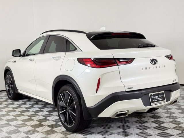 Used 2023 Majestic White INFINITI ESSENTIAL image 7