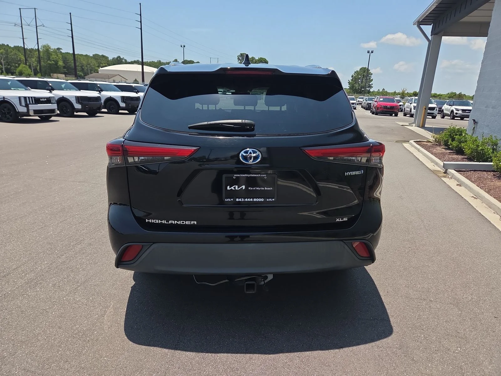 Used 2020 Midnight Black Metallic Toyota XLE image 4