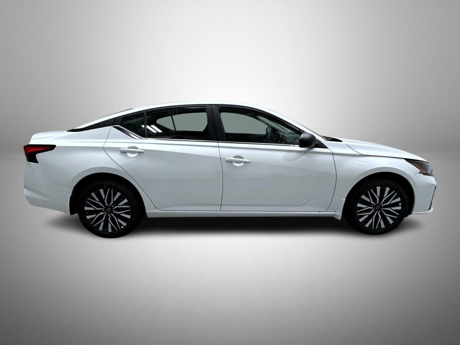 New 2026 Pearl White Nissan 2.5 SV image 4