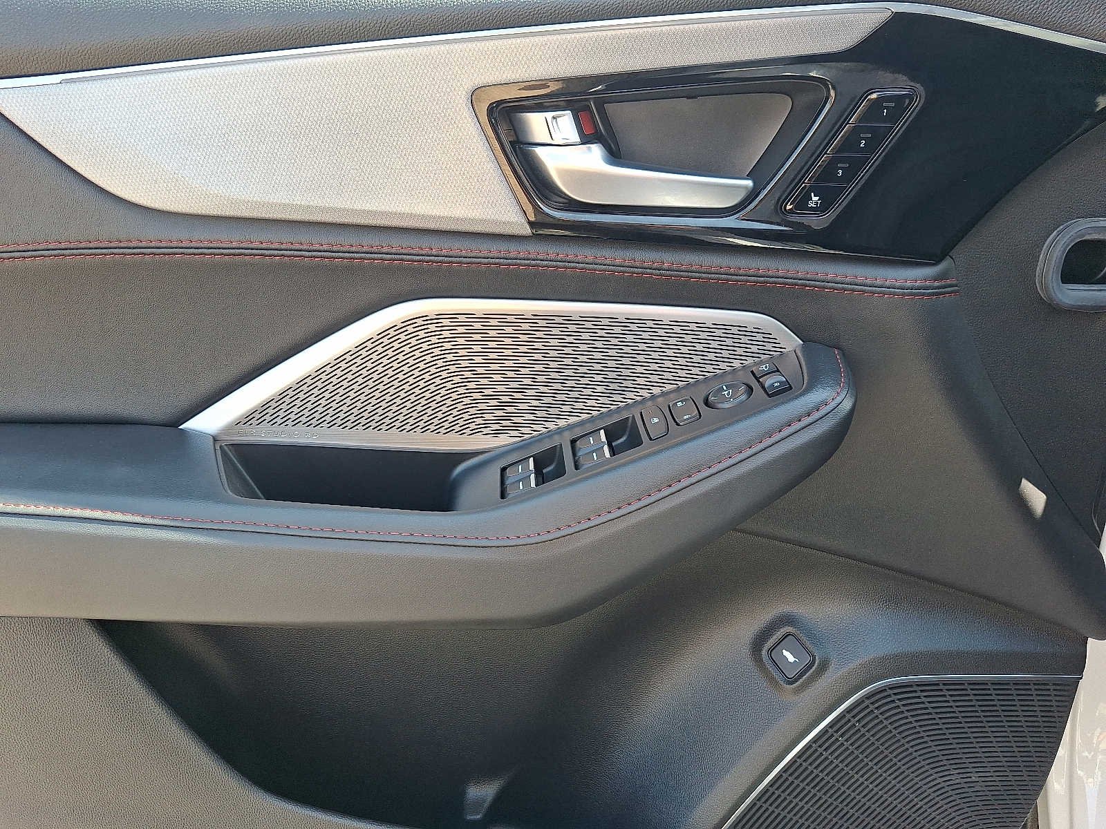 2024 Acura MDX A-Spec Package - Photo 12