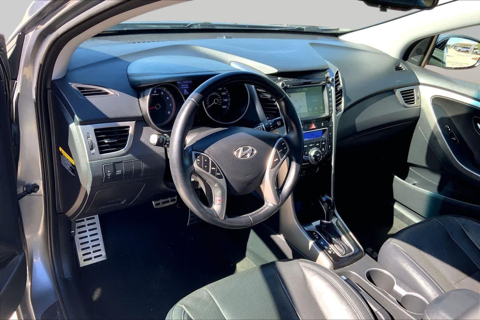 Used 2016 Galactic Gray Hyundai  image 18