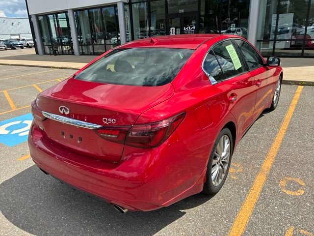 Used 2023 Red INFINITI LUXE image 7
