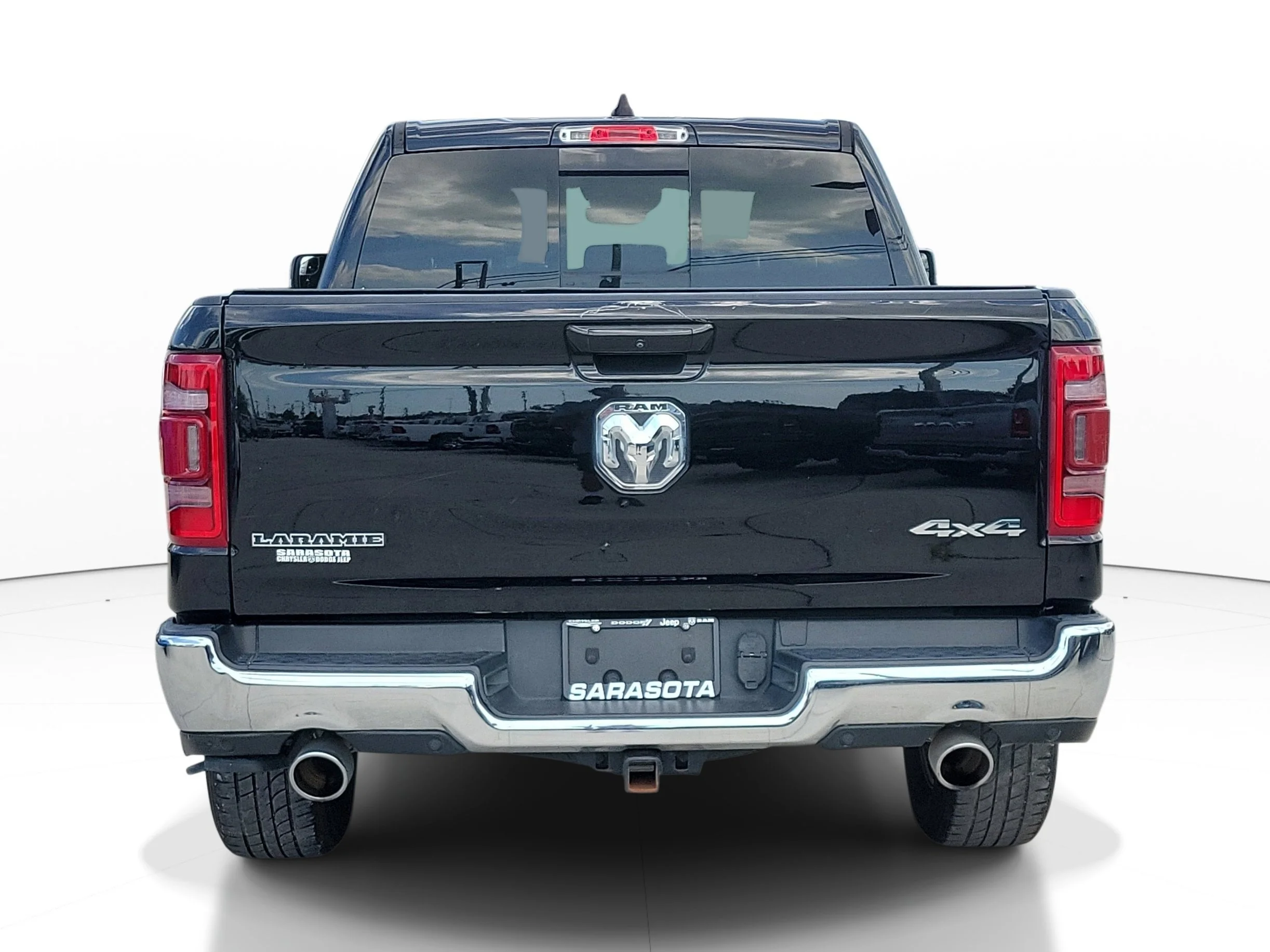 Used 2023 Diamond Black Crystal Pearlcoat Ram Laramie image 5