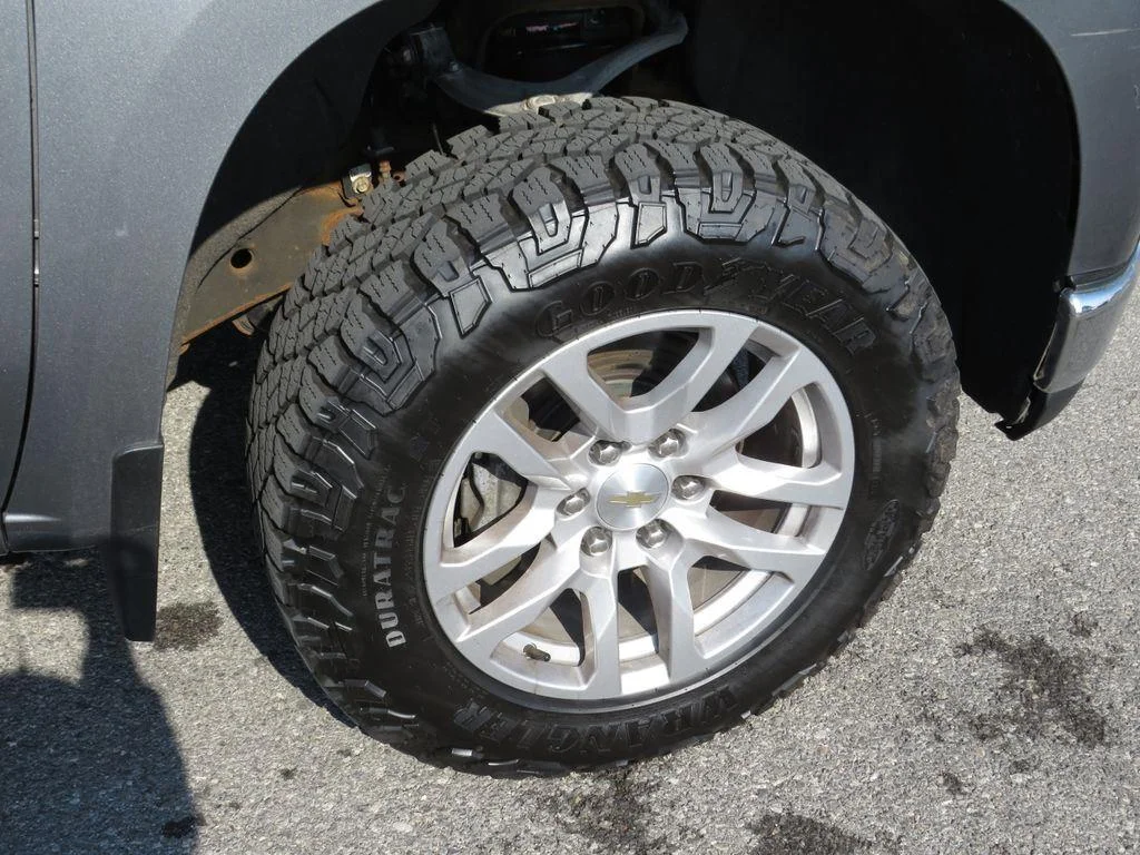 Used 2022 Steel Metallic Chevrolet LT image 9