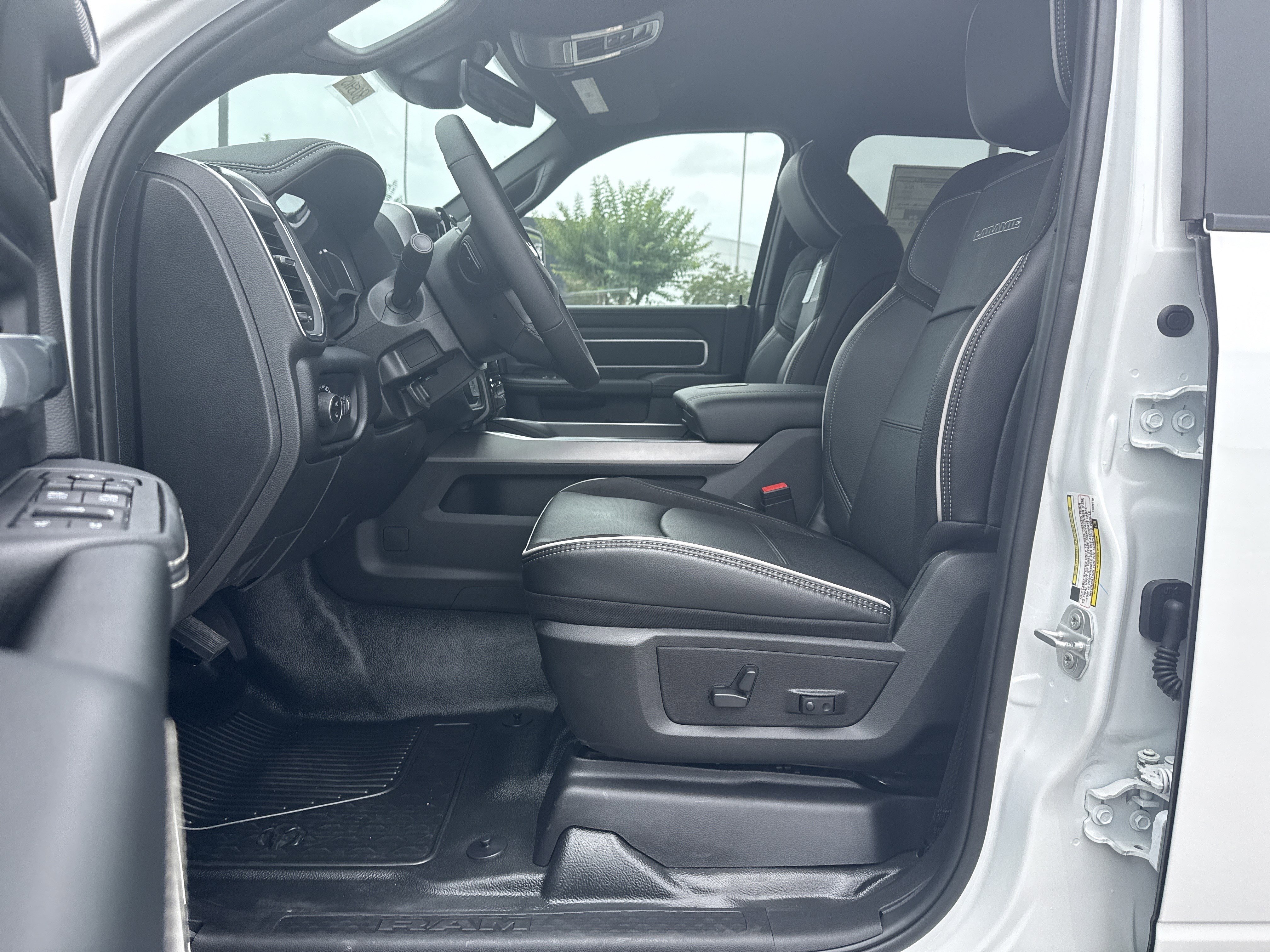 New 2026 Bright White Clearcoat RAM Tradesman image 9
