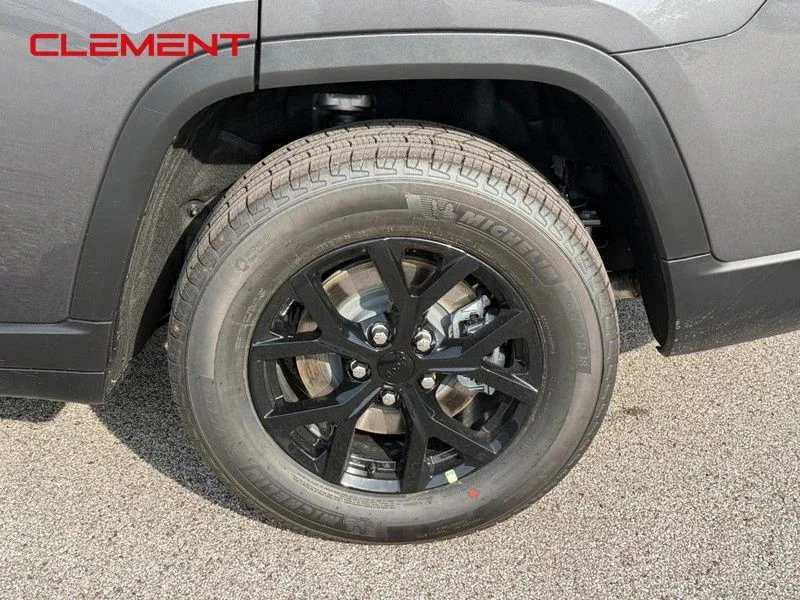 New 2026 Baltic Gray Metallic Clearcoat Jeep Altitude image 4