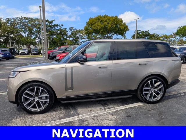Used 2024 Gold Land Rover SE image 4