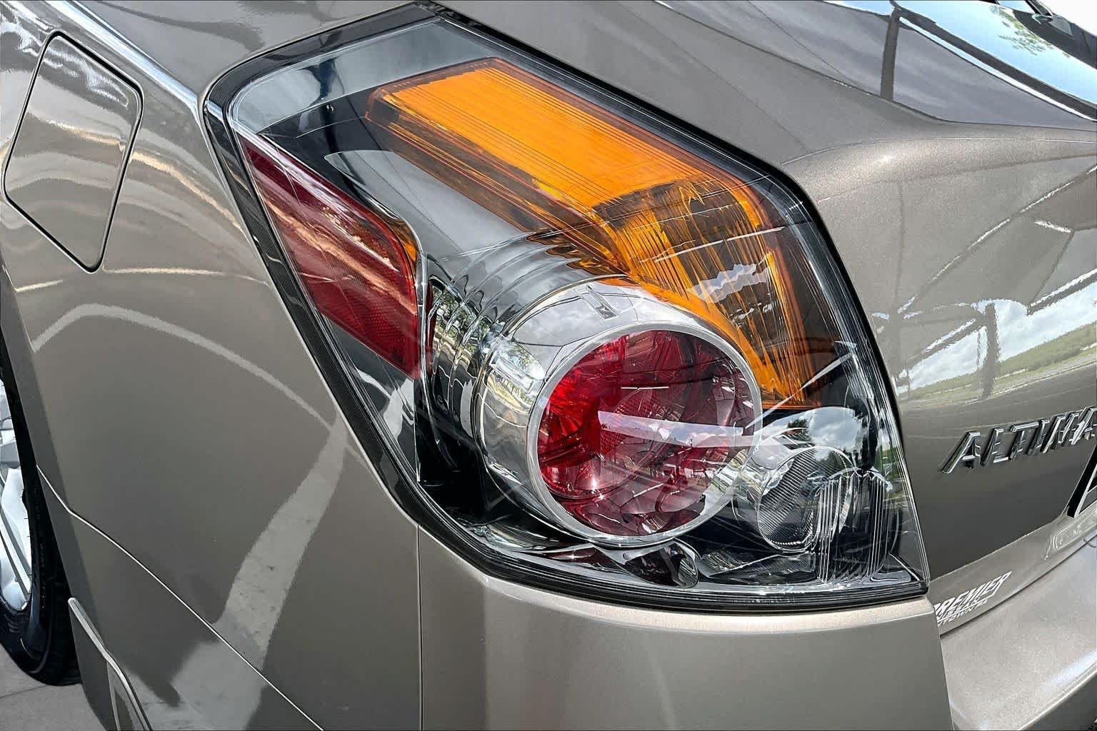 Used 2012 Saharan Stone Metallic Nissan 2.5 S image 27