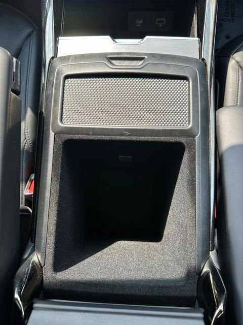 Used 2024 White Land Rover SE image 44