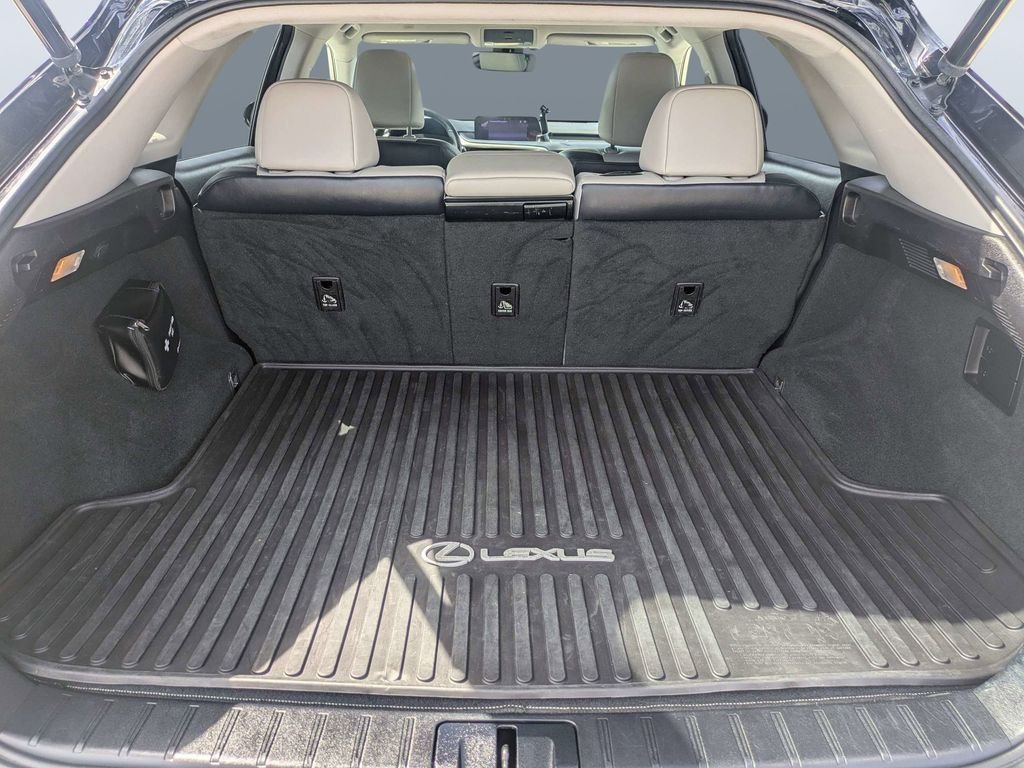 Used 2019 Black Lexus 350 image 17