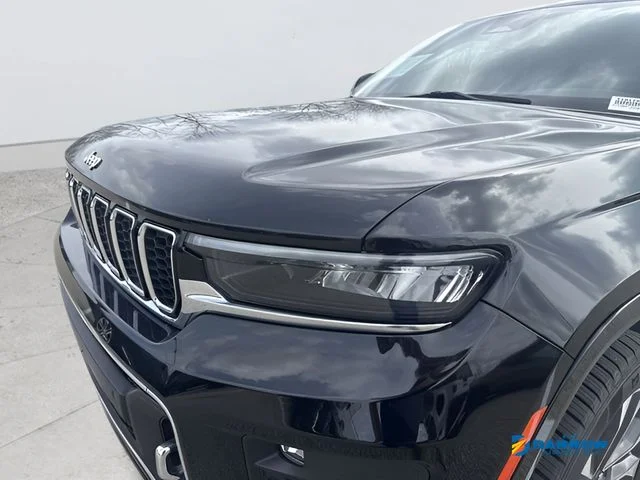 Used 2023 Black Jeep Overland image 23