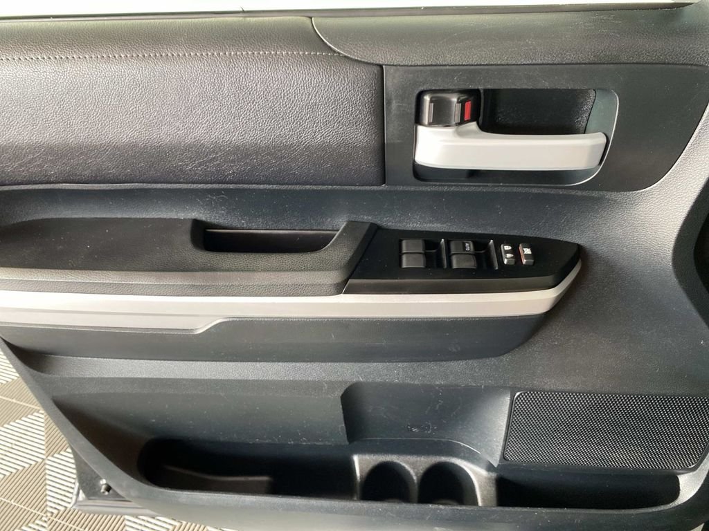 Used 2017 Black Toyota SR5 image 21