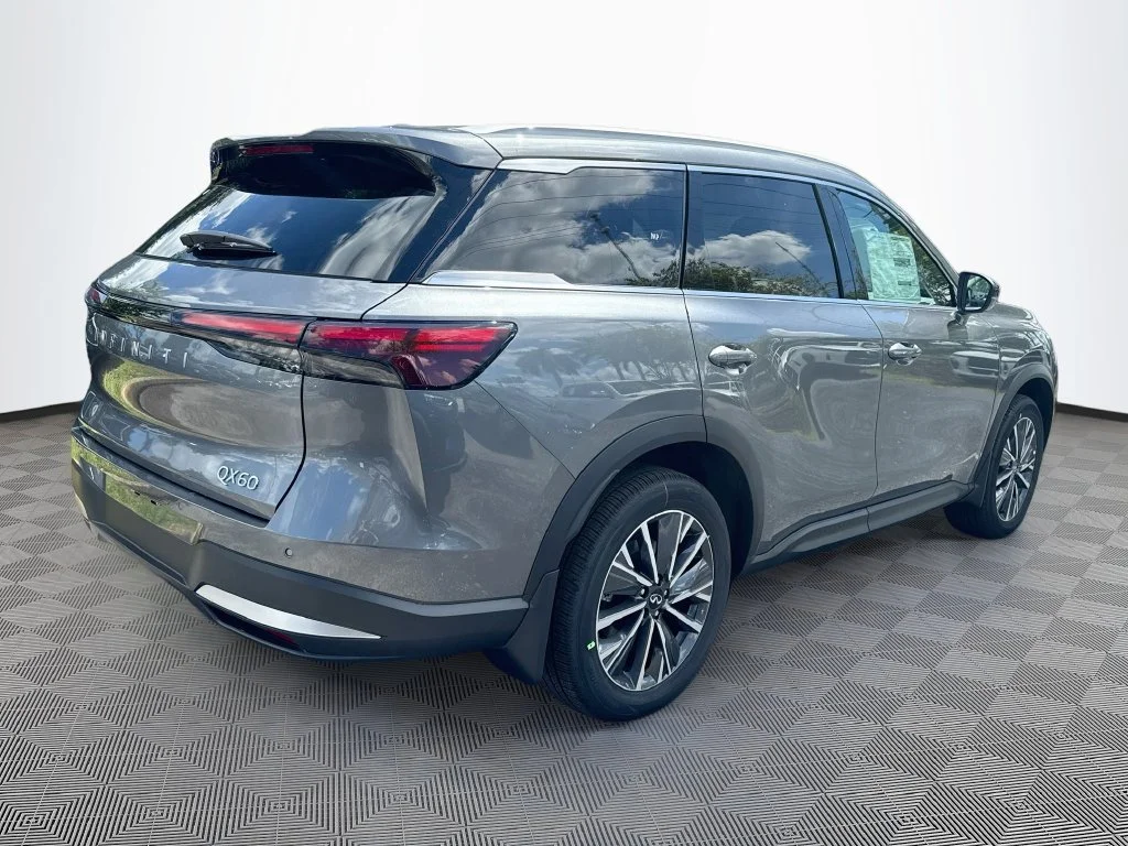 New 2027 GRAPHITE SHADOW INFINITI Luxe FWD image 5