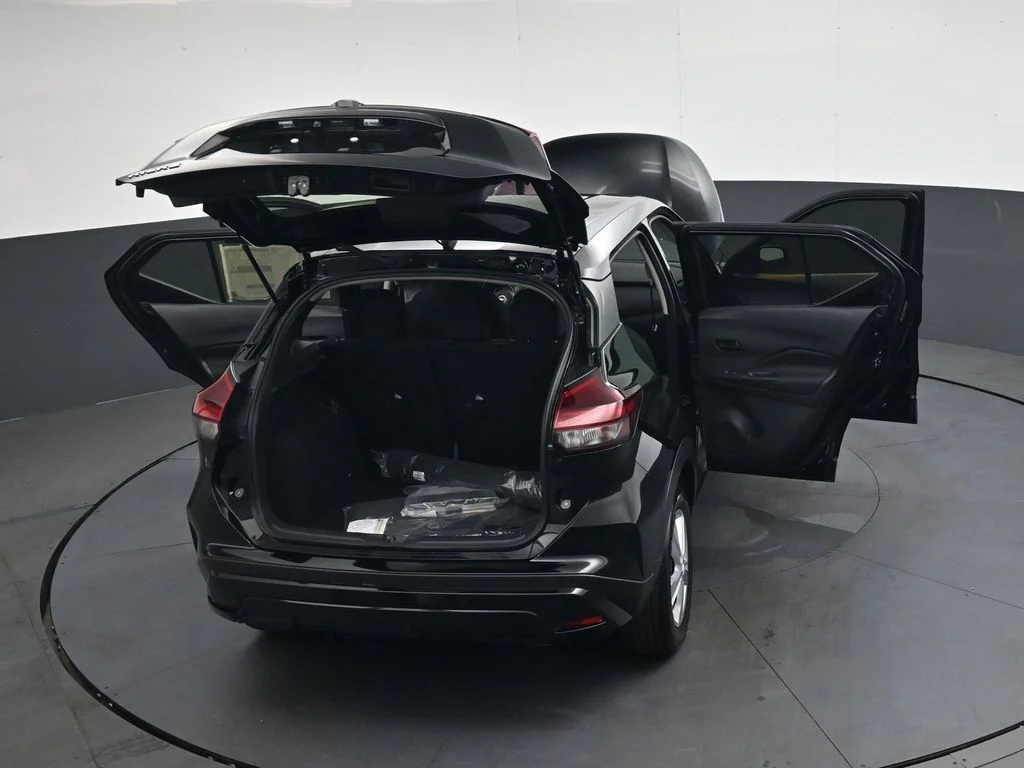 Used 2025 Black Nissan S image 47